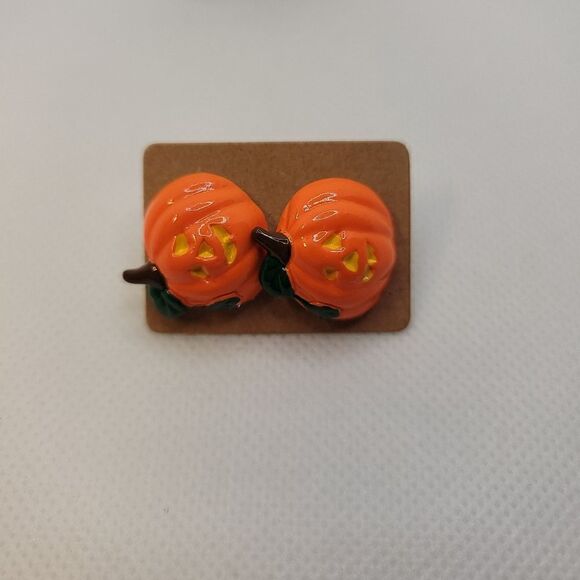 Jack-O-Lantern Stud Earring - Picture 2 of 3